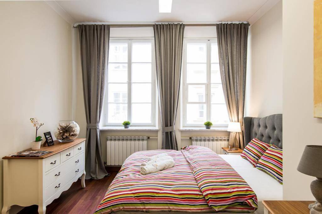 Apartamenty-Mi Happy Warschau Buitenkant foto