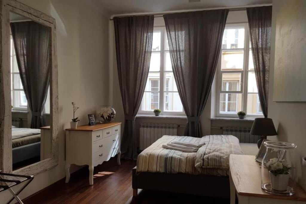 Apartamenty-Mi Happy Warschau Buitenkant foto