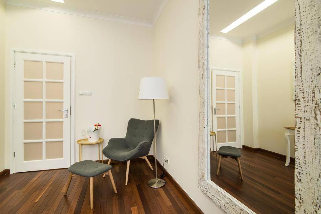 Apartamenty-Mi Happy Warschau Buitenkant foto