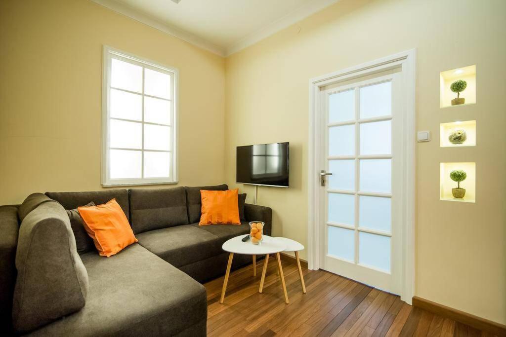 Apartamenty-Mi Happy Warschau Buitenkant foto